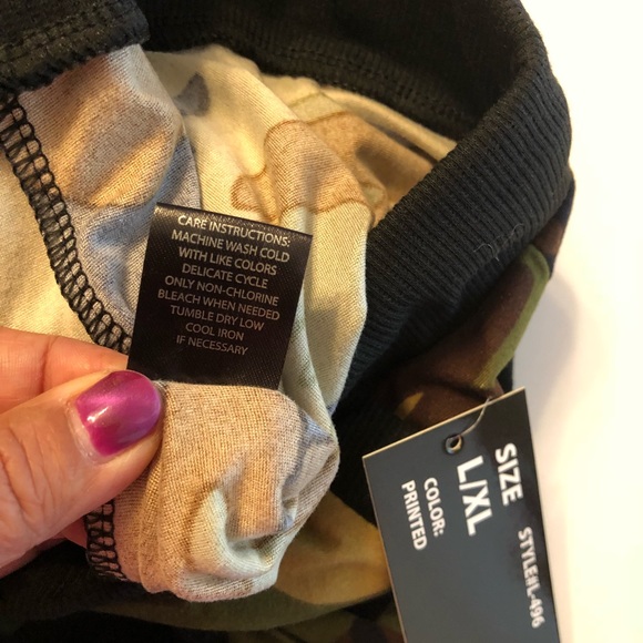 ⬇️2️⃣5️⃣Camo Capri Pants  L/XL. NWT - Picture 6 of 6